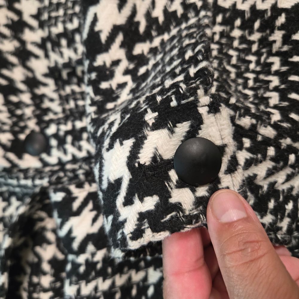 Forever 21 Black and White Geometric Blazer - Picture 6 of 15